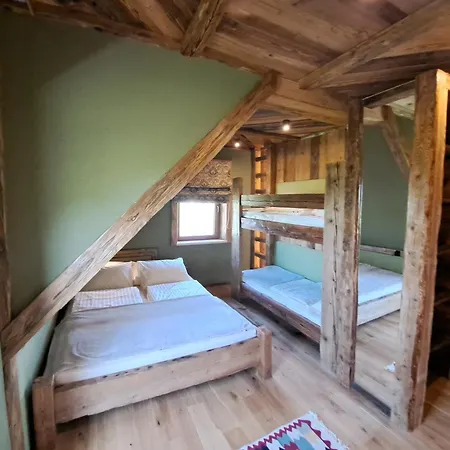 度假居 Pod Sosnami